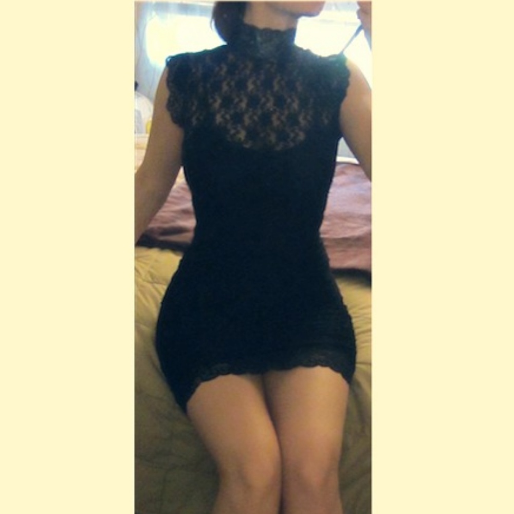 NWOT! Beautiful lace little black dress, S